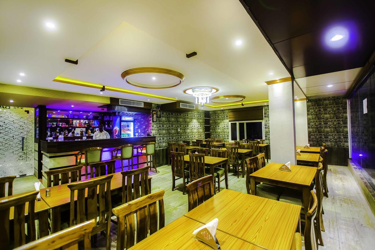 Hotel Kings Regency Drang Bagian luar foto