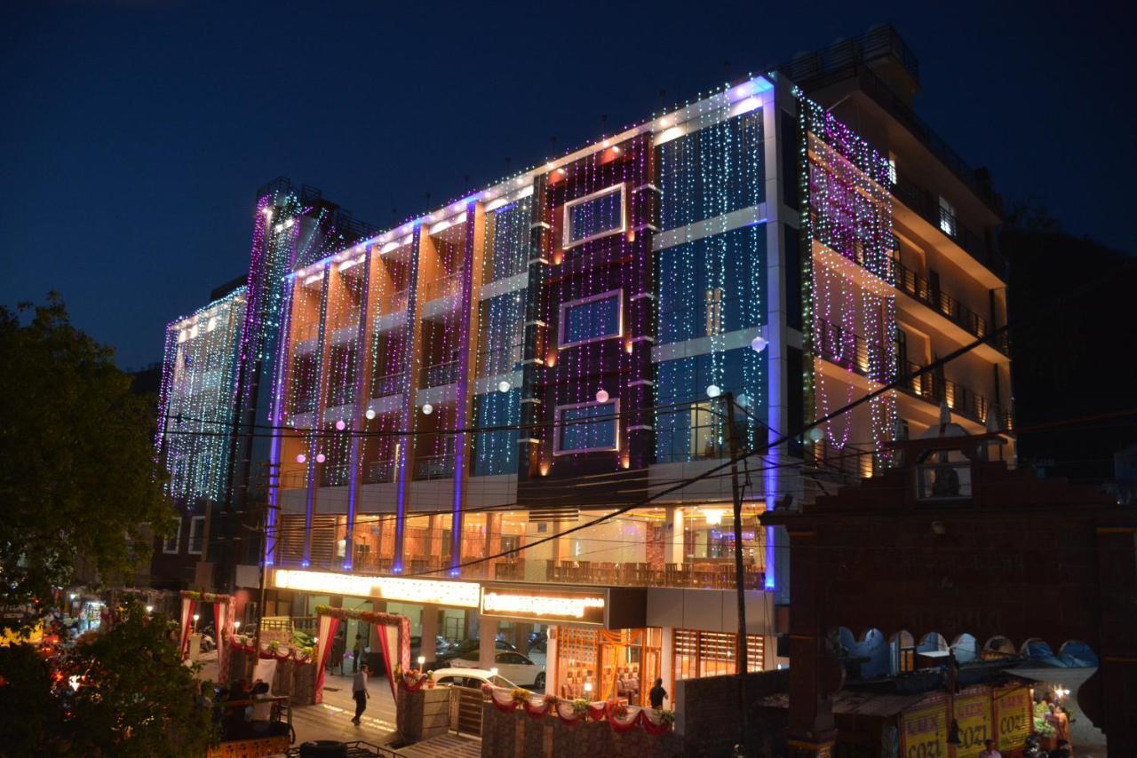 Hotel Kings Regency Drang Bagian luar foto