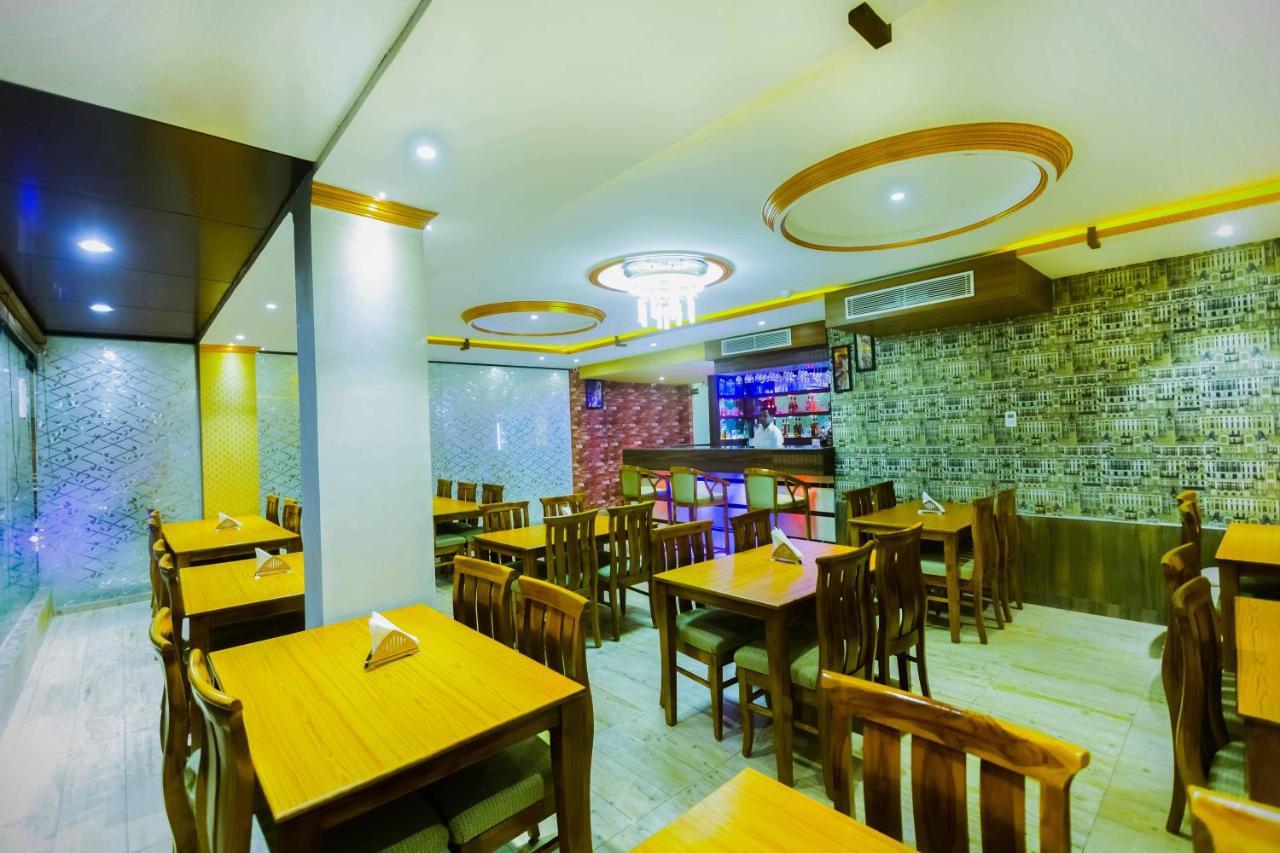 Hotel Kings Regency Drang Bagian luar foto